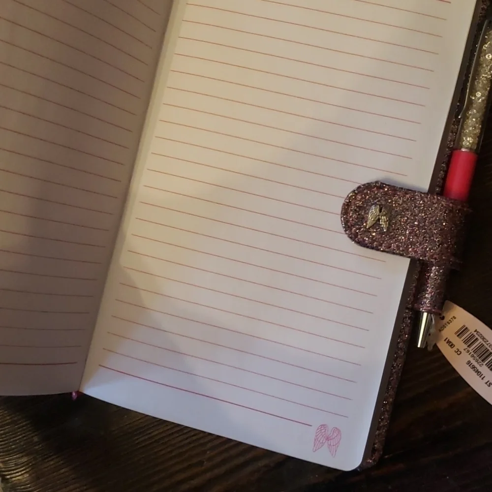 𝅺victoria secret notebook and pen. Set